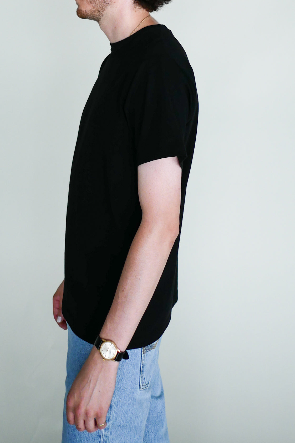 Arela Tom miesten musta t-paita