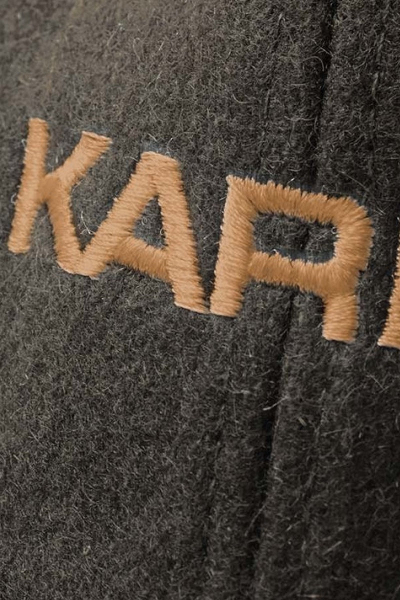 Karhu Logo Cap - dark olive / brown sugar