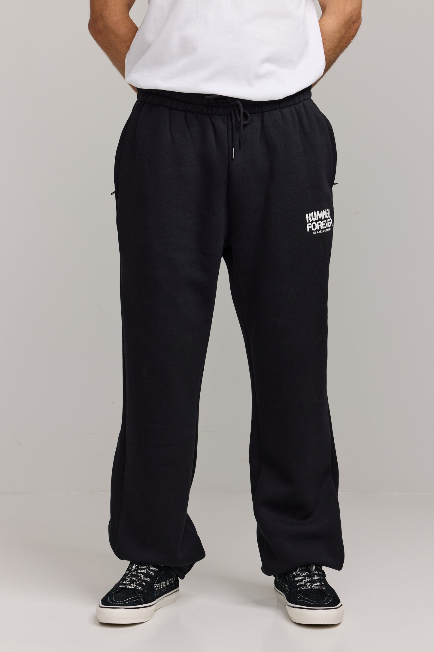 Makia x Kummeli Forever sweatpants - black