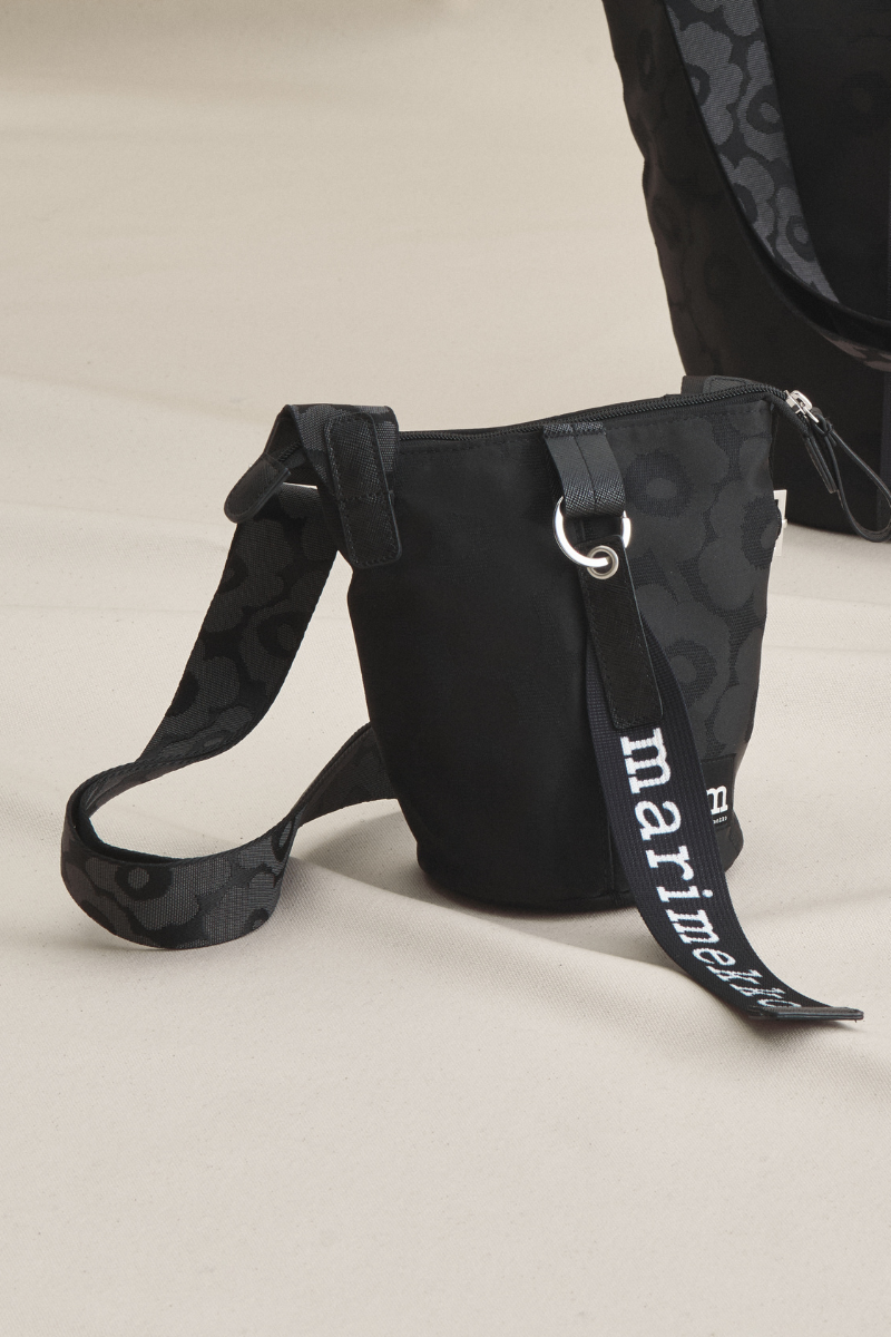 Marimekko Essential Bucket Unikko laukku - musta