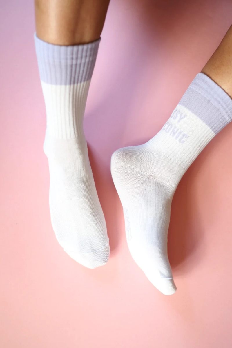 Sidoste luomupuuvillasukat - Messy but iconic