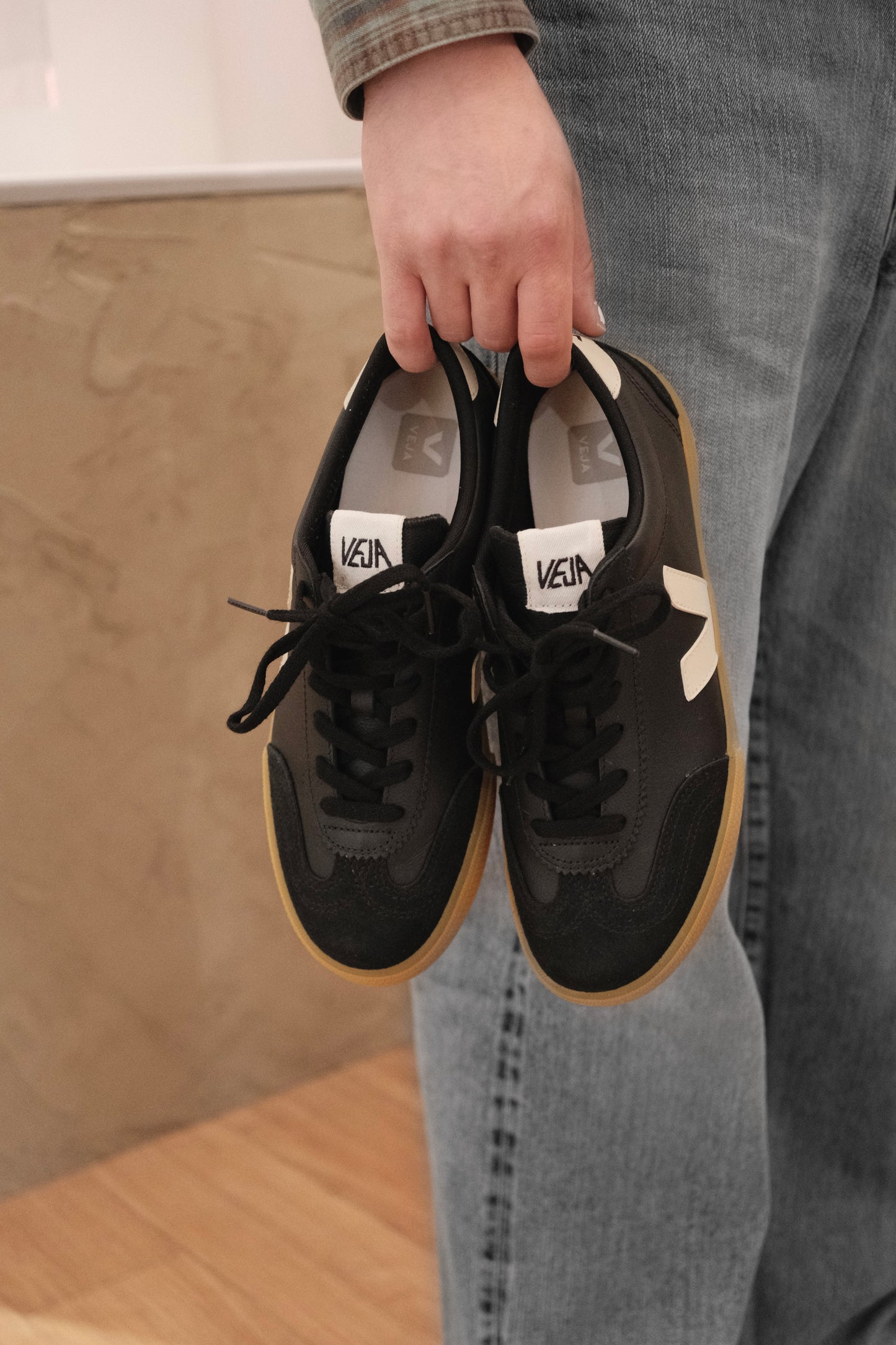 Veja Volley OT Leather - black/pierre