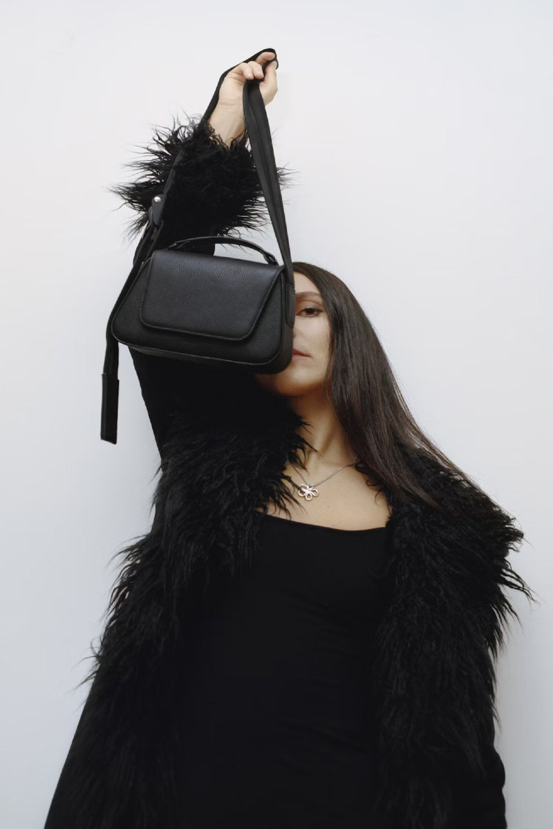 Sandqvist Agile Handle Crossbody - black