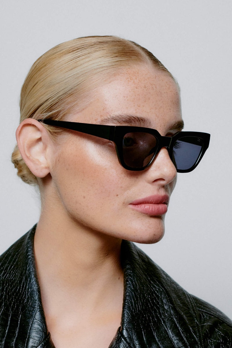 A. Kjærbede Kaws - black