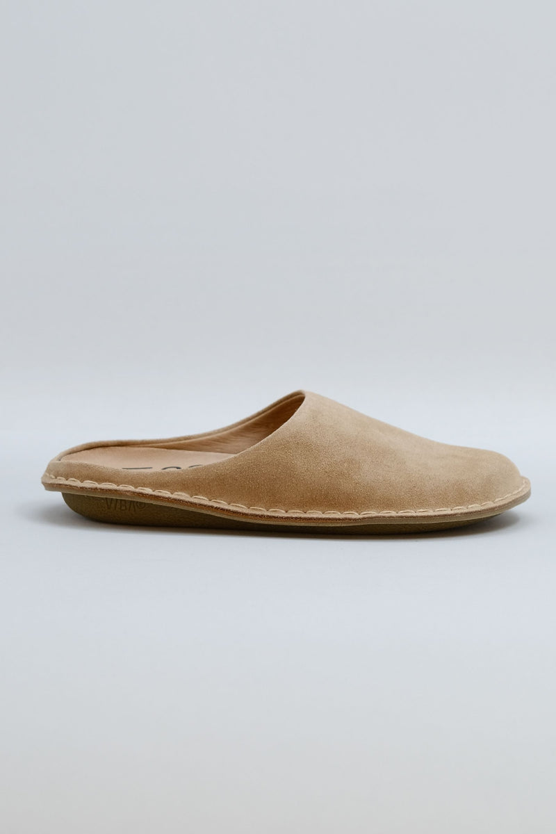 VIBAe ROMA Bio Suede Desert Sand pistokkaat sivulta