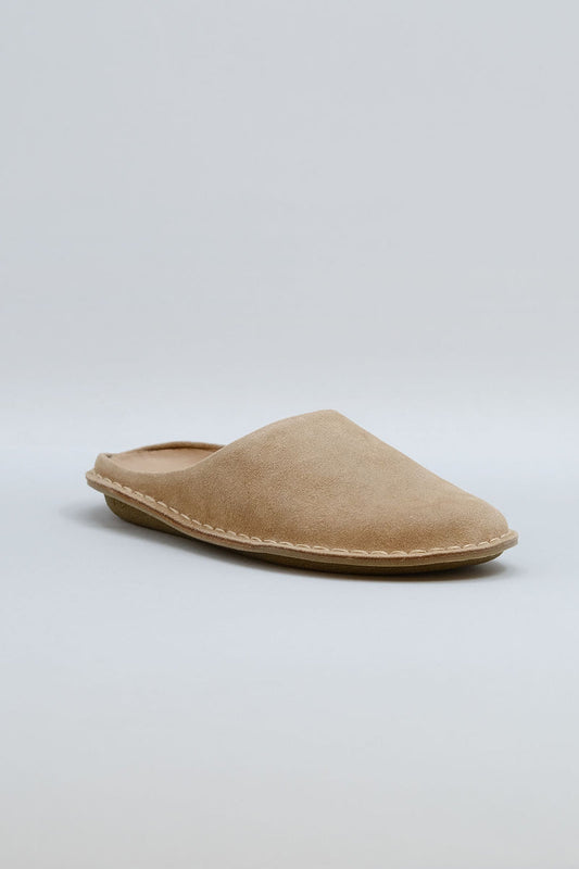 VIBAe ROMA Bio Suede Desert Sand pistokkaat viistosti edestä