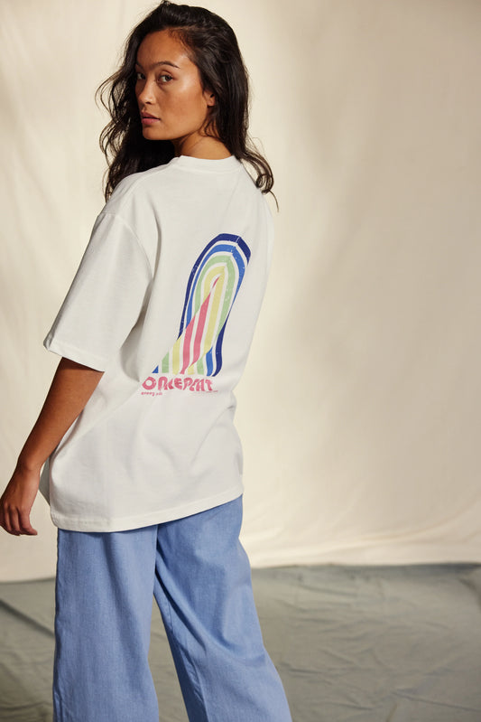 AVENY Berkeley tee On repeat Front and back - Almost white