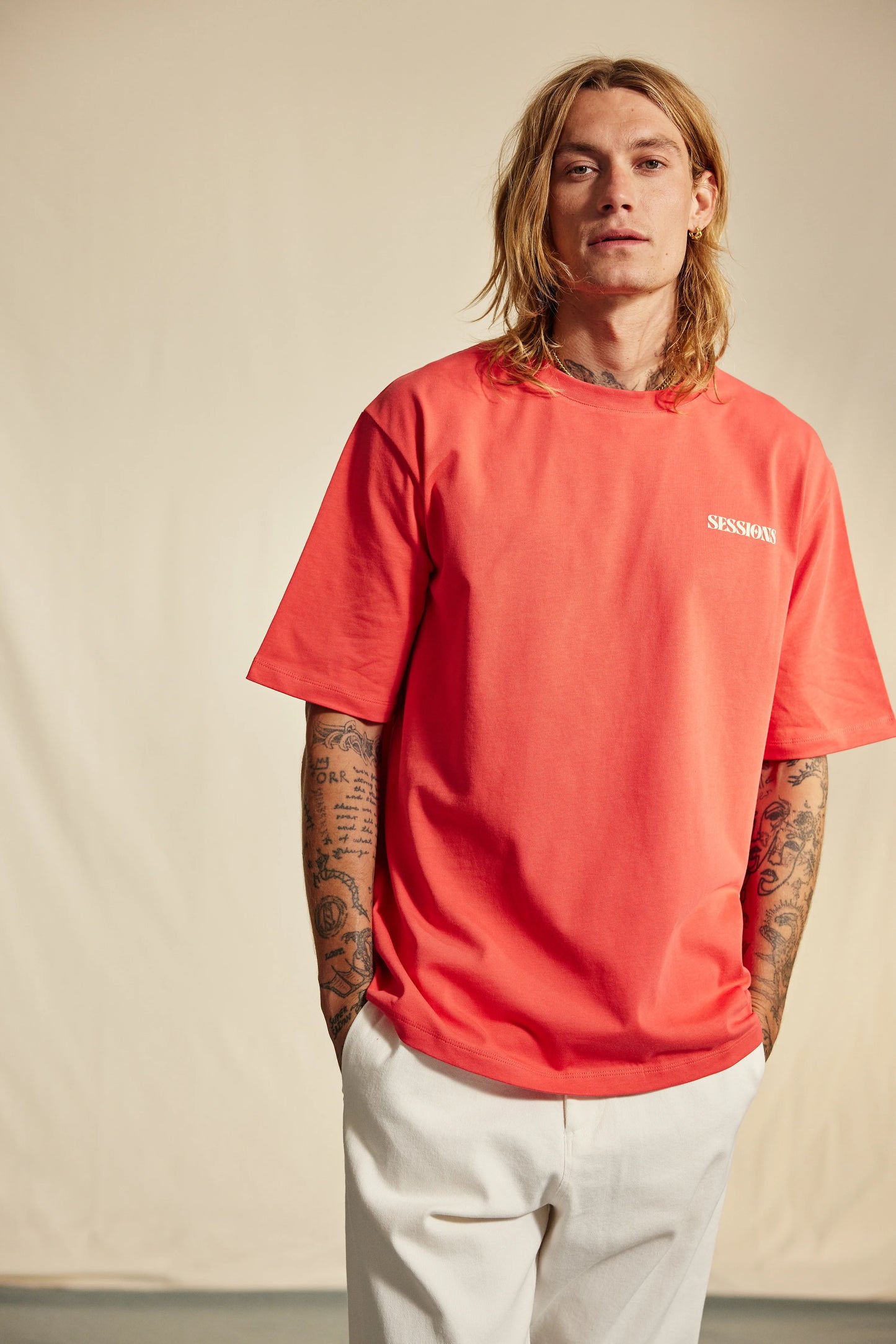 AVENY Berkeley tee Sessions - Cayenne