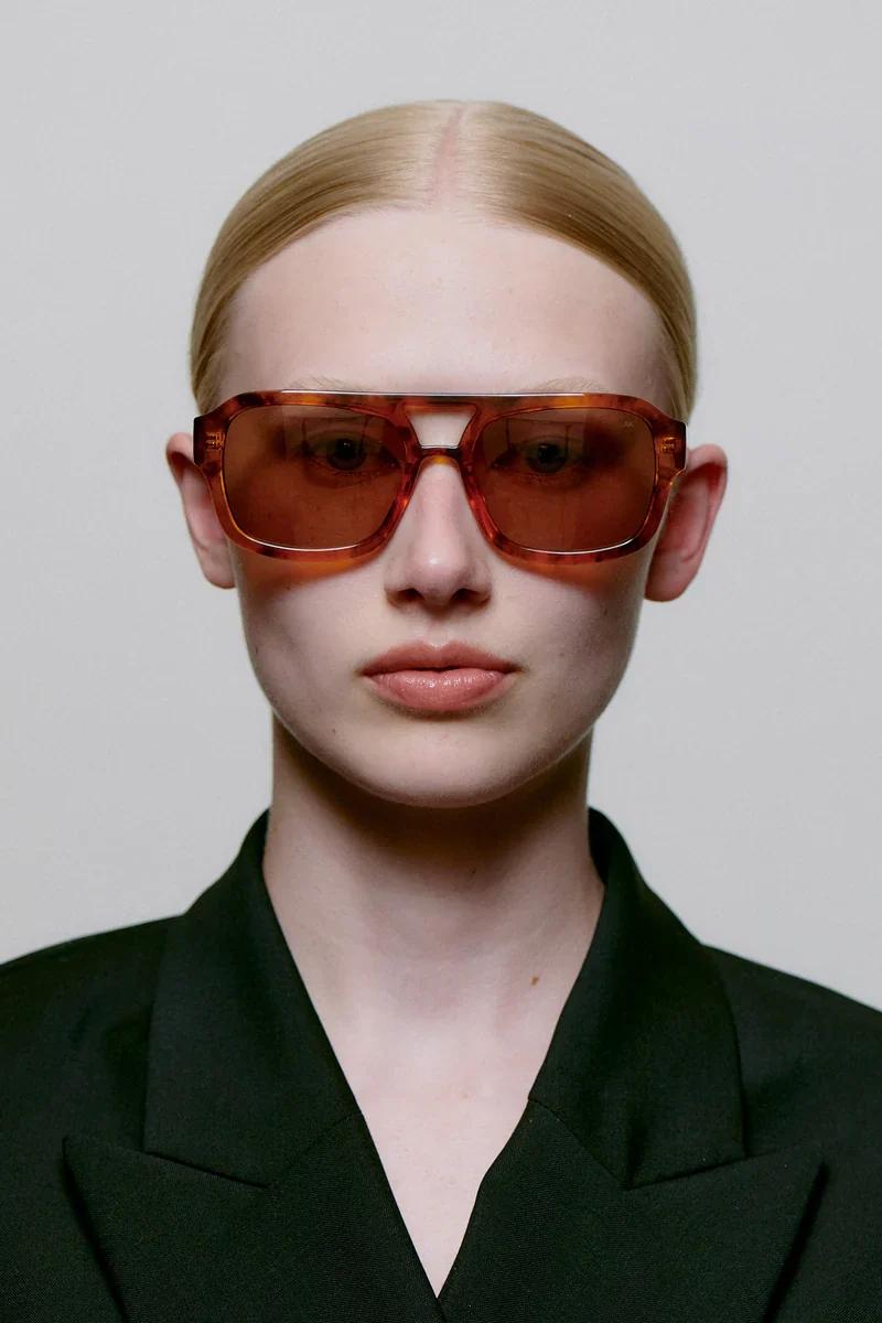 A. Kjærbede aurinkolasit