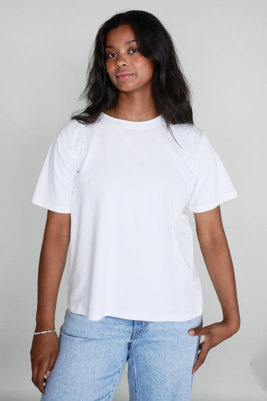 Arela Seela naisten oversize t-paita - valkoinen