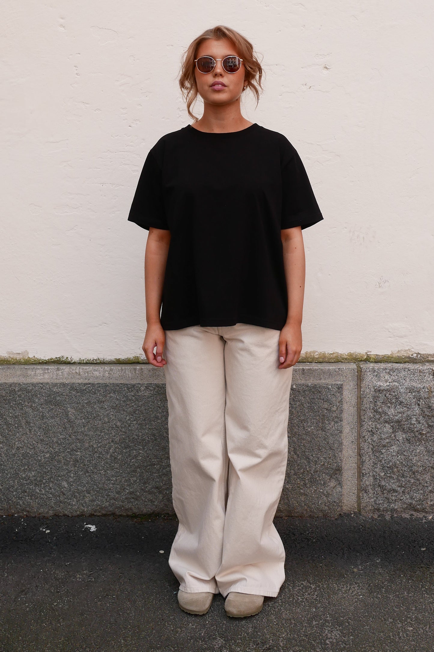 Arela Seela naisten oversize t-paita - musta