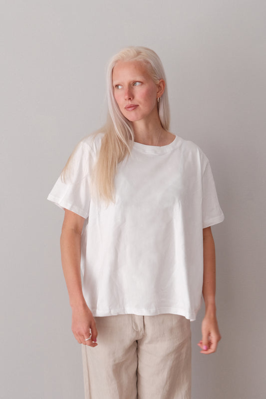Arela Seela women's oversize t-shirt - white