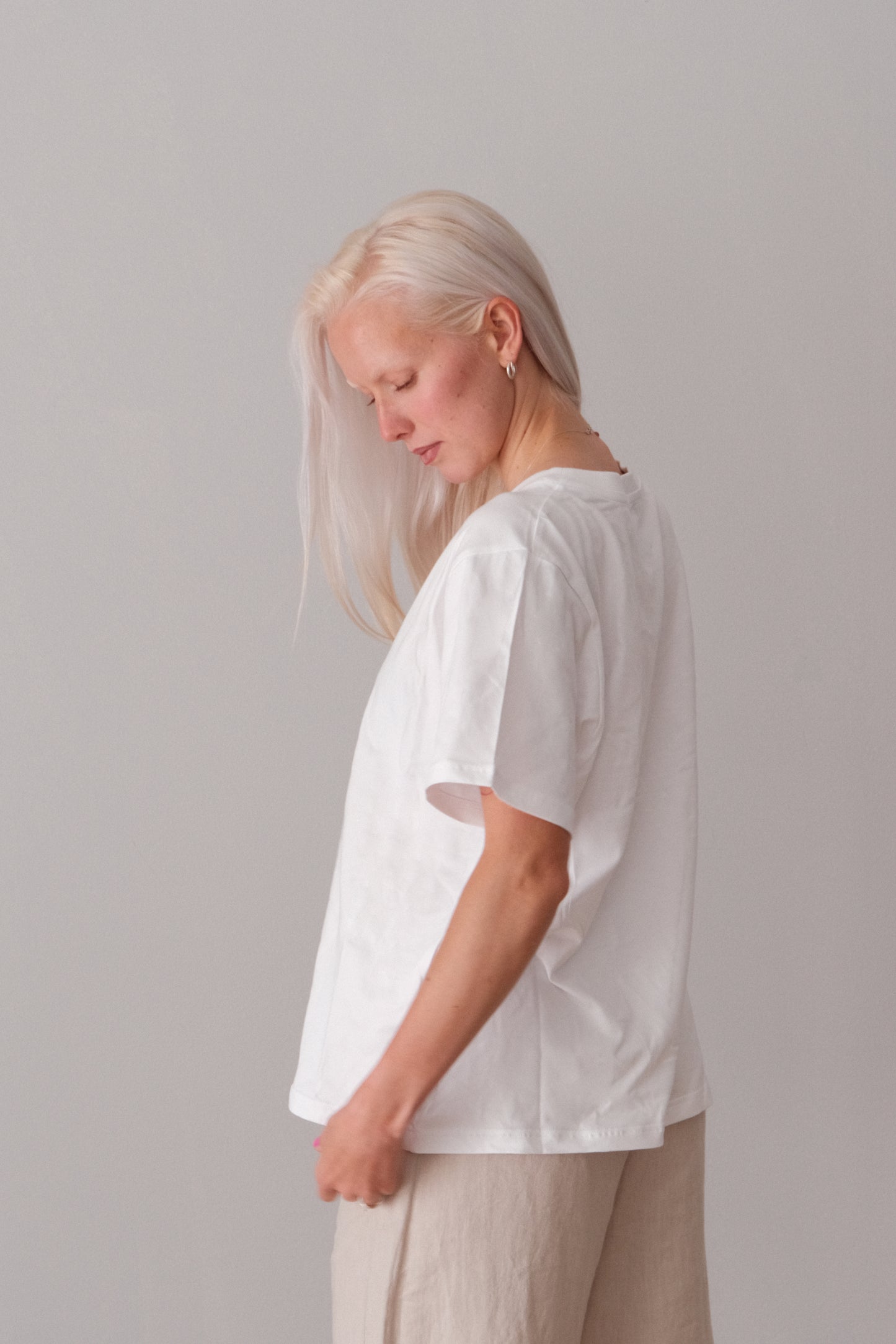 Arela Seela naisten oversize t-paita - valkoinen