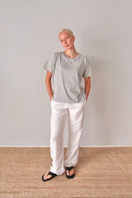 Naisten harmaa oversize t-paita