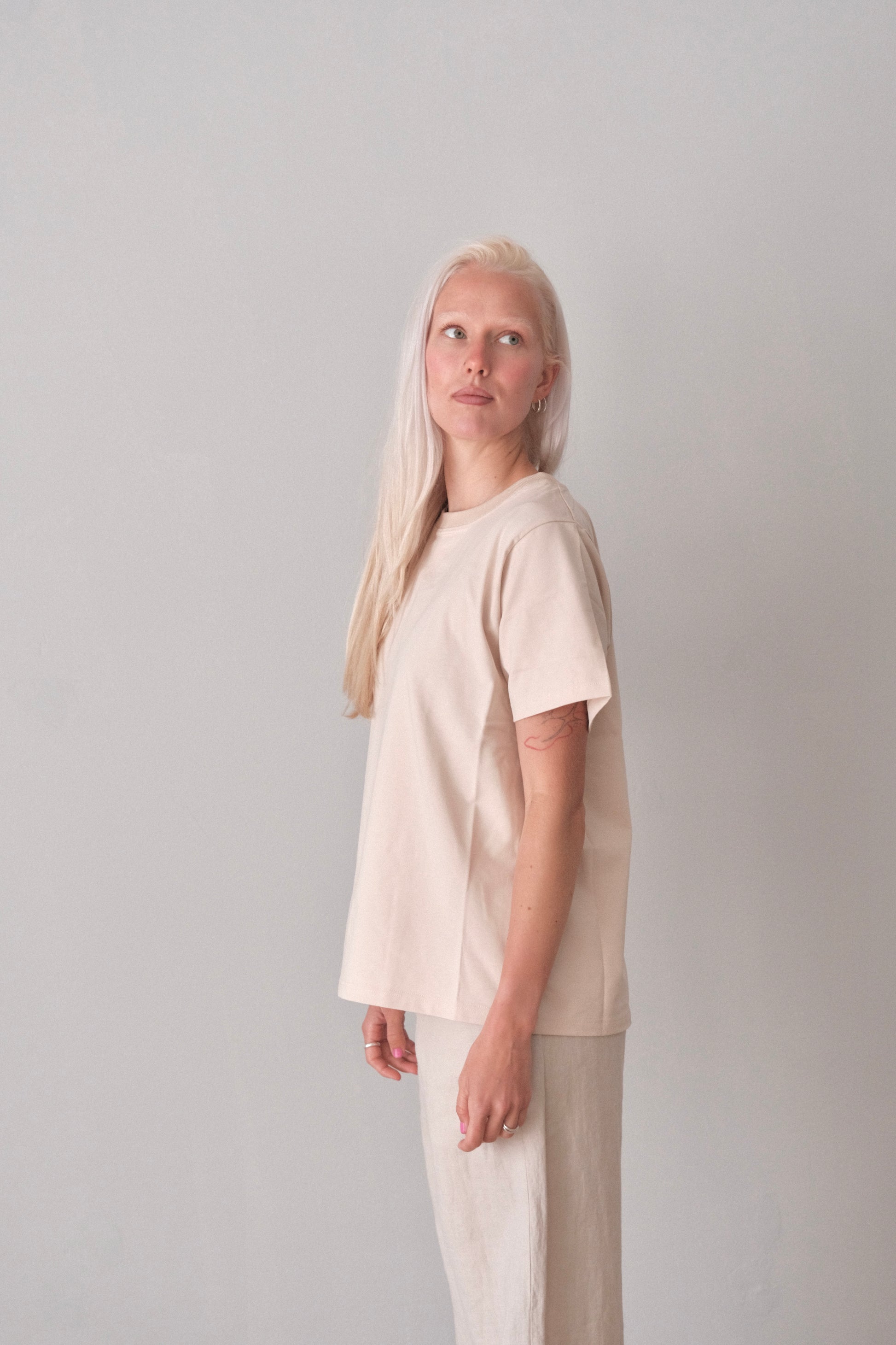 Naisten beige T-paita