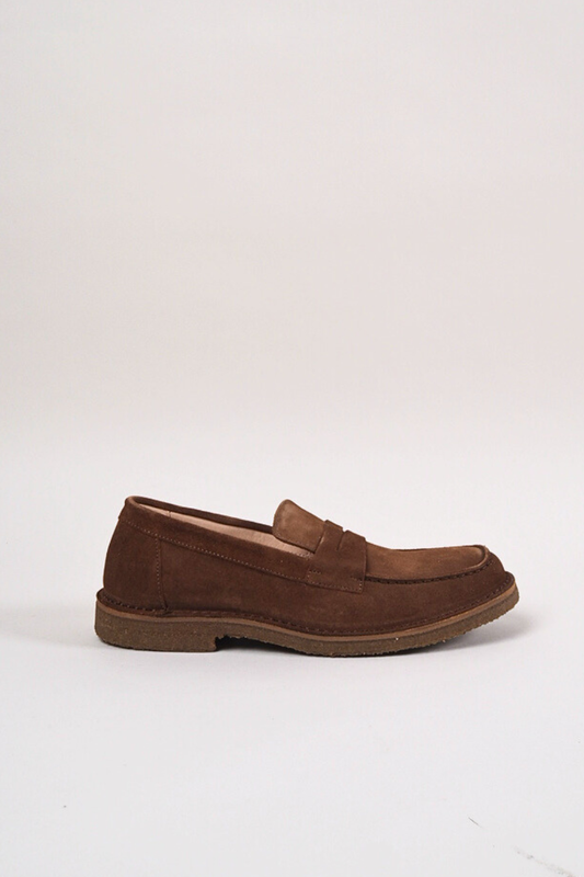 miesten loaferit astorflex