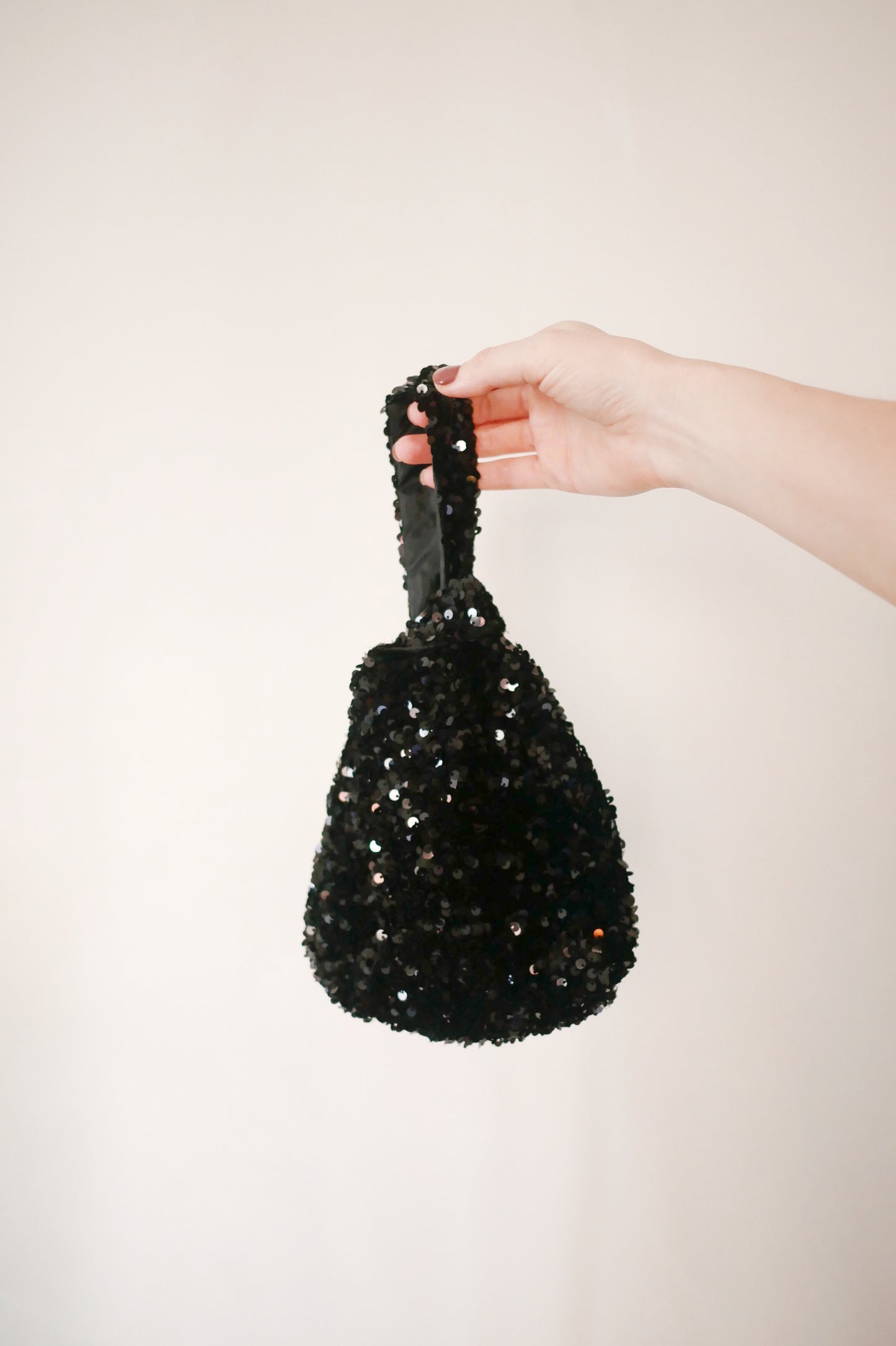 Gauhar Sequin purse