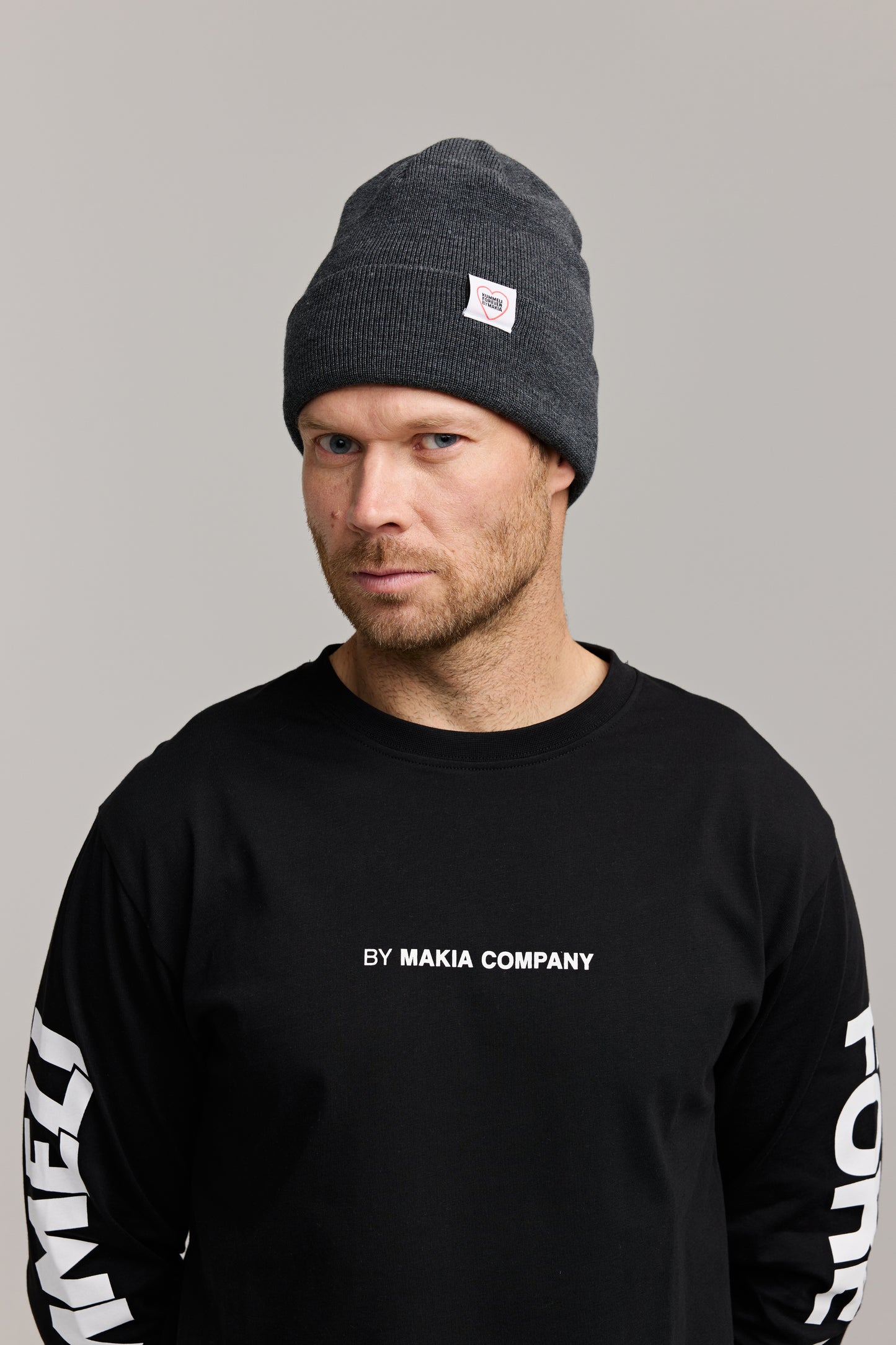 Makia x Kummeli Seksipuhelin beanie - dark grey