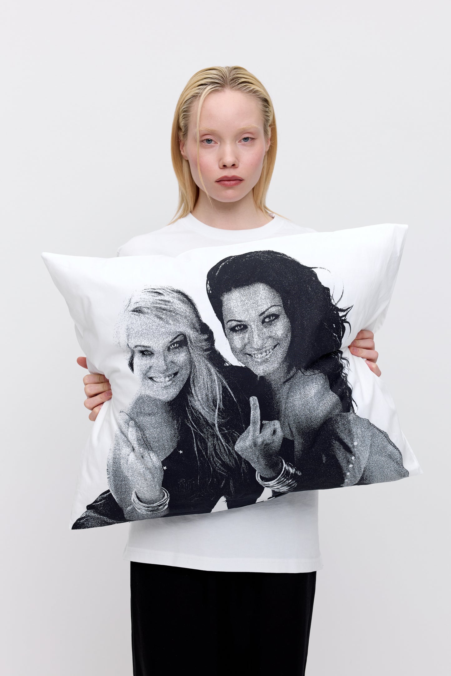 Makia x Nylon Beat Like A Fool Duvet Cover set - white