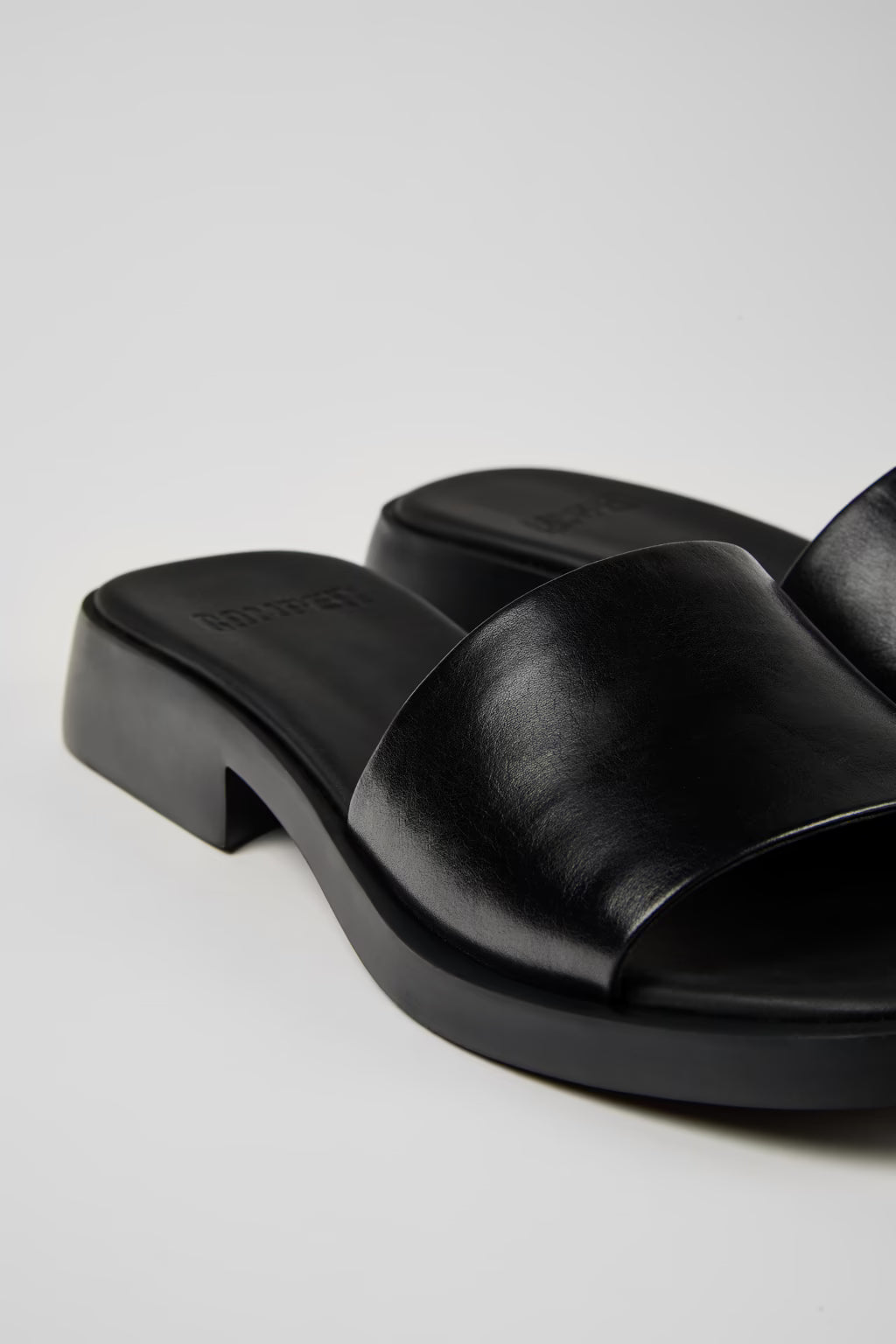Camper Dana sandal - black