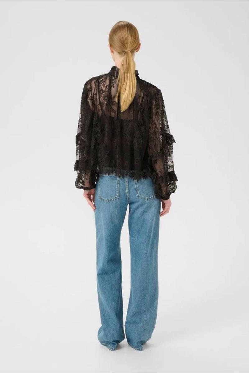 naisten musta pitsipaita