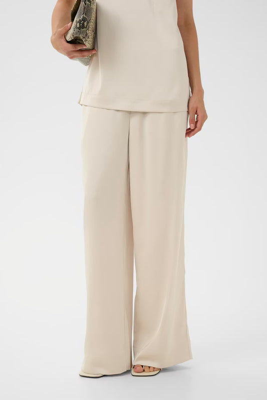 Naisten vaaleat housut