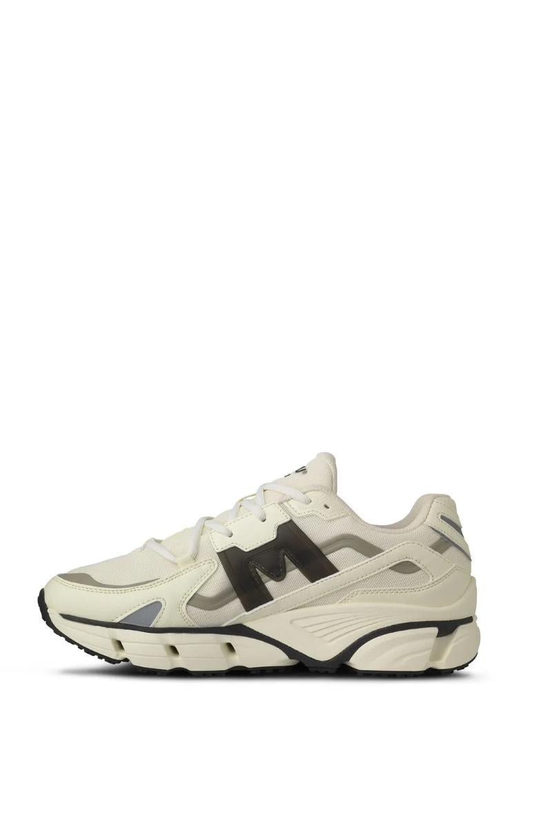 Naisten Karhu tennari