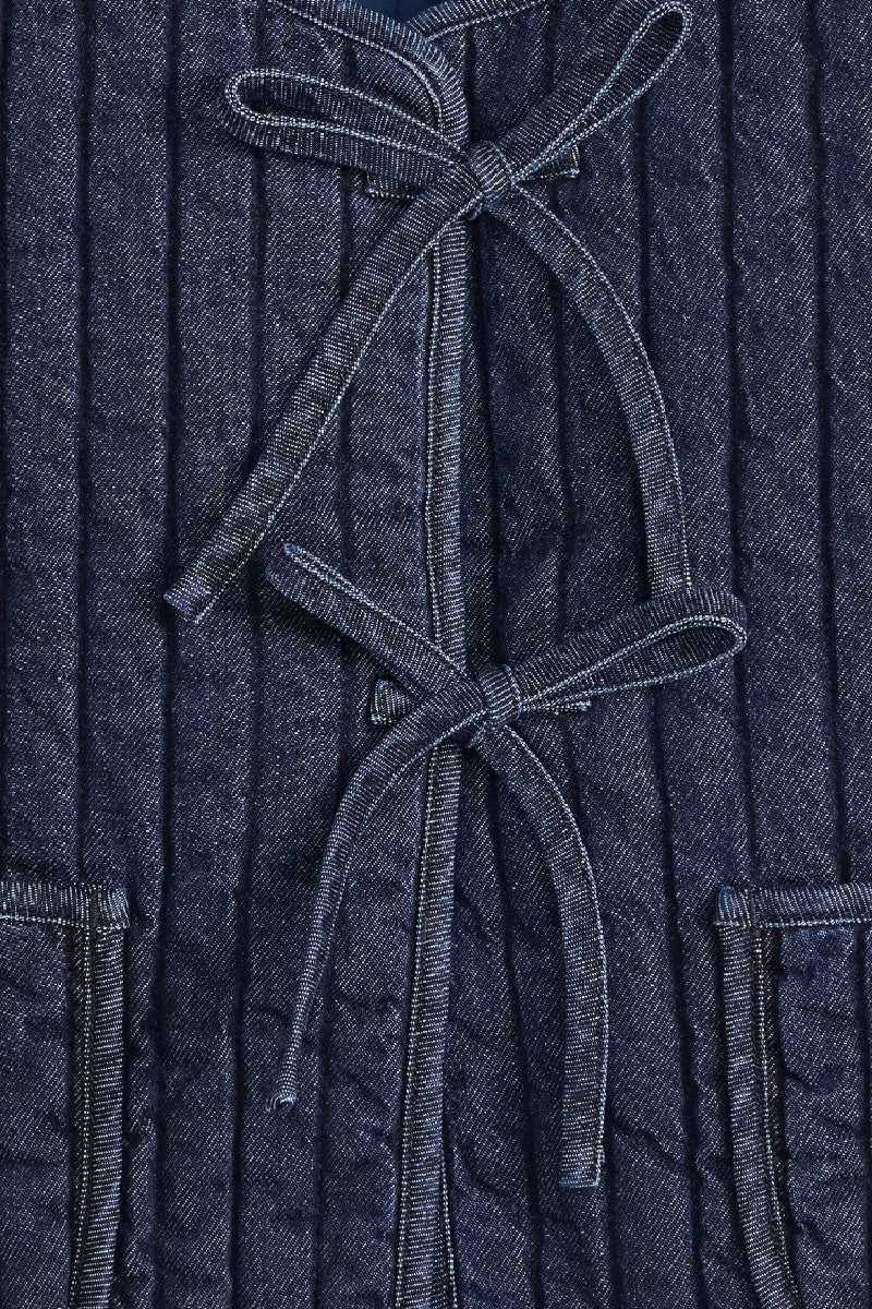 Levi's Lottie Liner Vest - Shaped View