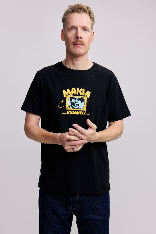 Makia x Kummeli Kyllä lähtee t-shirt - black