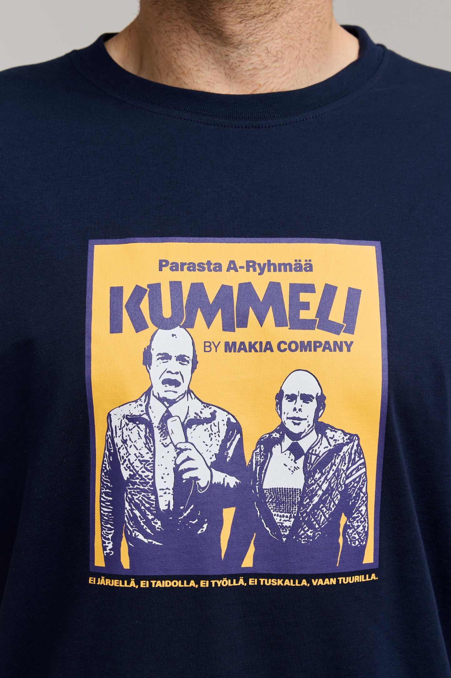Makia x Kummeli A-ryhmä t-shirt - dark navy