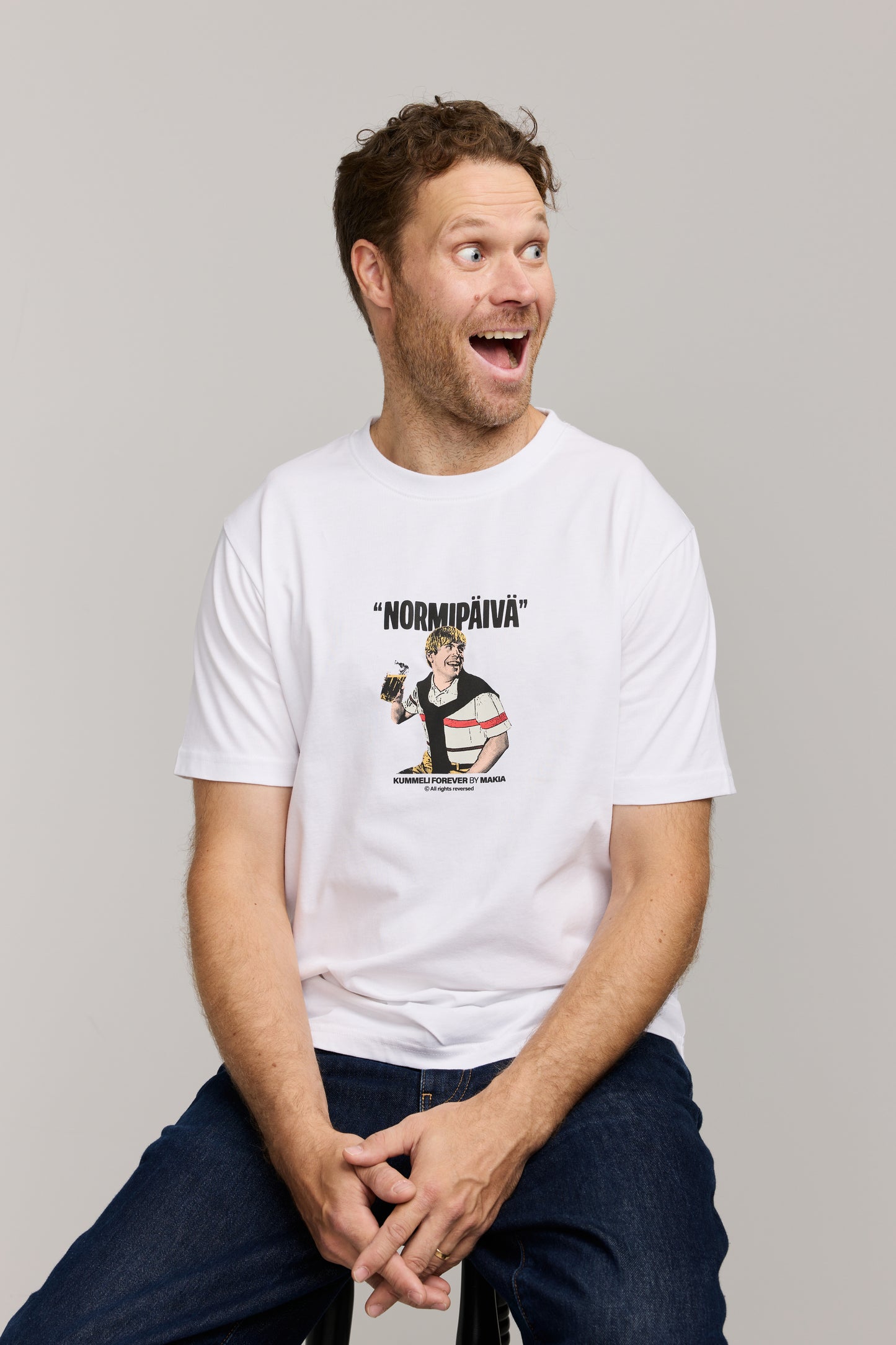 Makia x Kummeli Normipäivä t-shirt - white