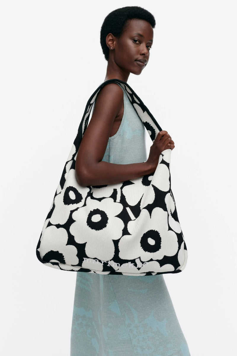 Marimekko Knitted bag Large Unikko - musta / valkoinen