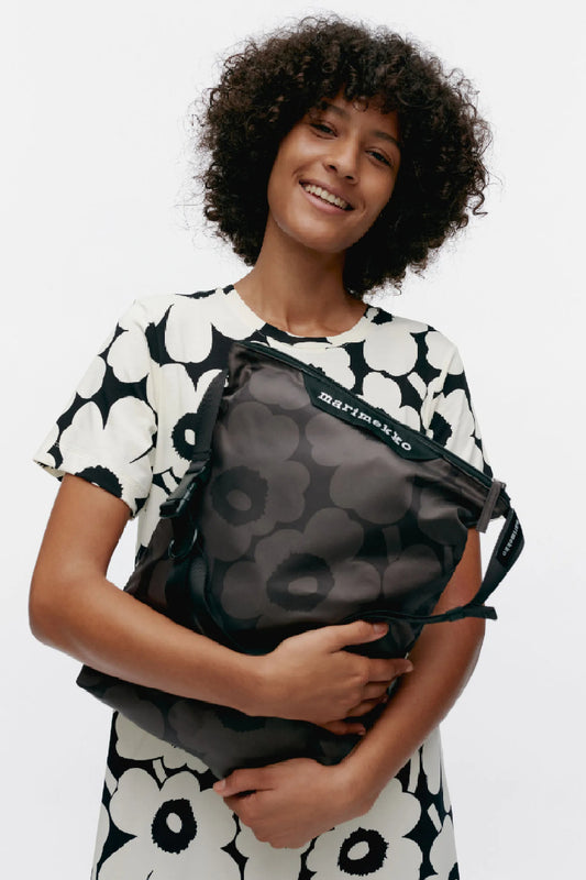 Marimekko Neat Crossbody Unikko M - musta