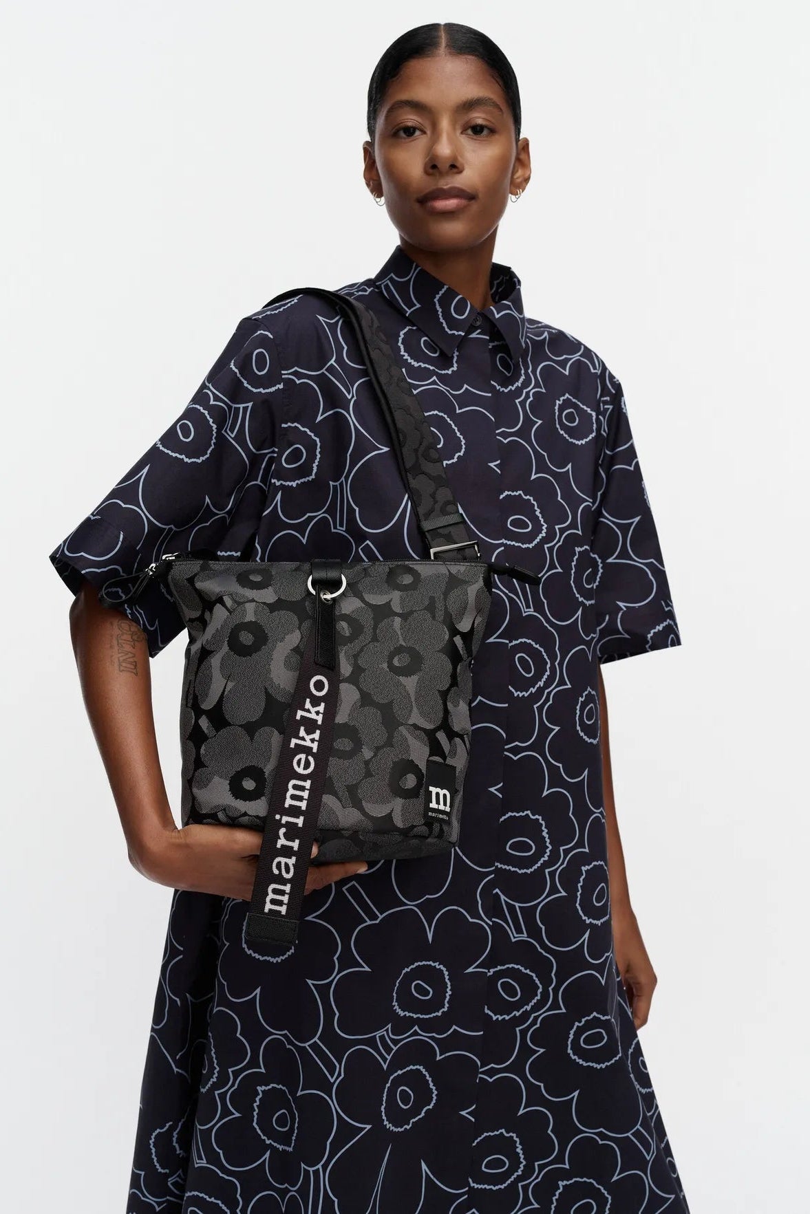 Marimekko Carry All Unikko laukku - harmaa / musta