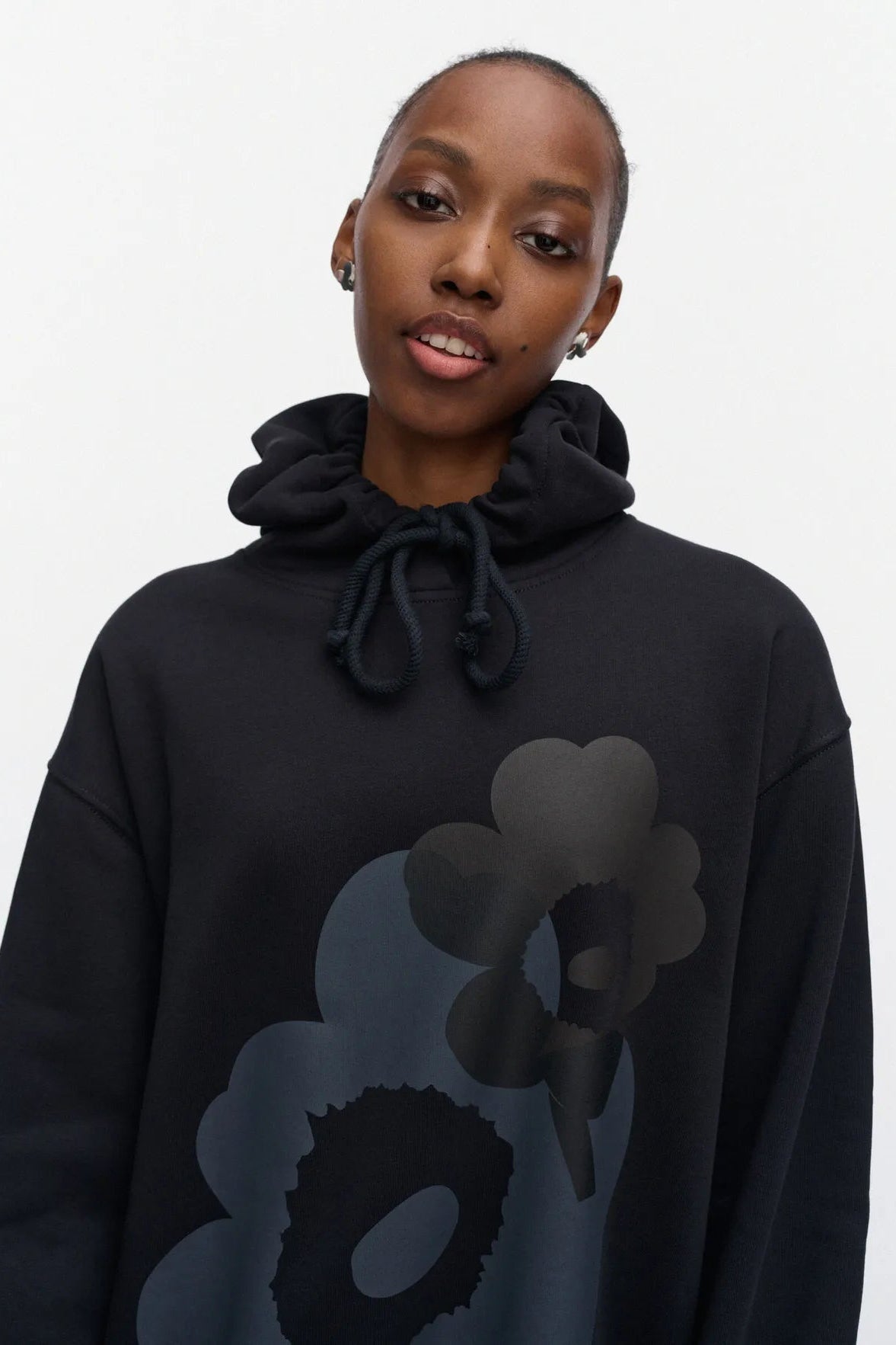 Marimekko Teesi Unikko Placement Kioski huppari - musta / tummanharmaa