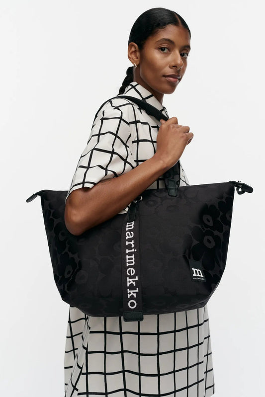 Marimekko Tote M Unikkolaukku - musta