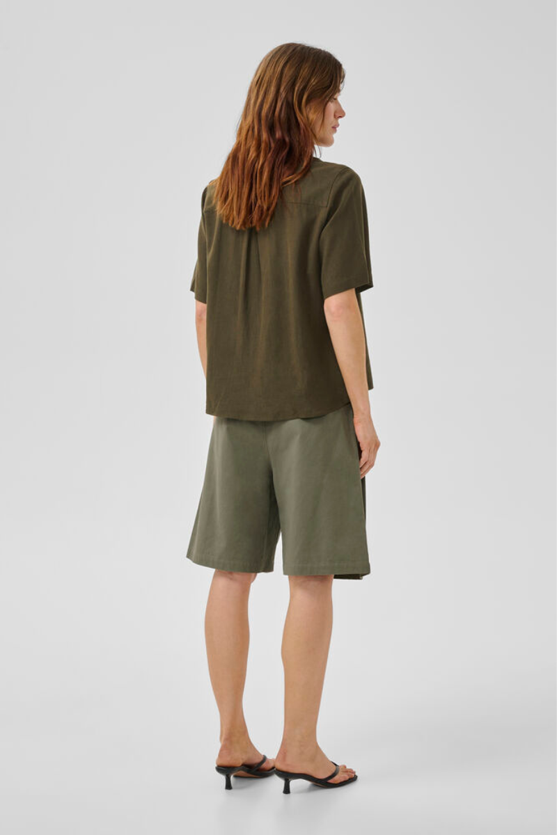My Essential Wardrobe MWDias SS Boxy shirt - forest night