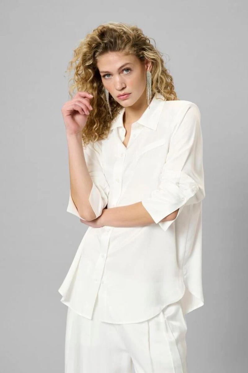 Naisten valkoinen kauluspaita
