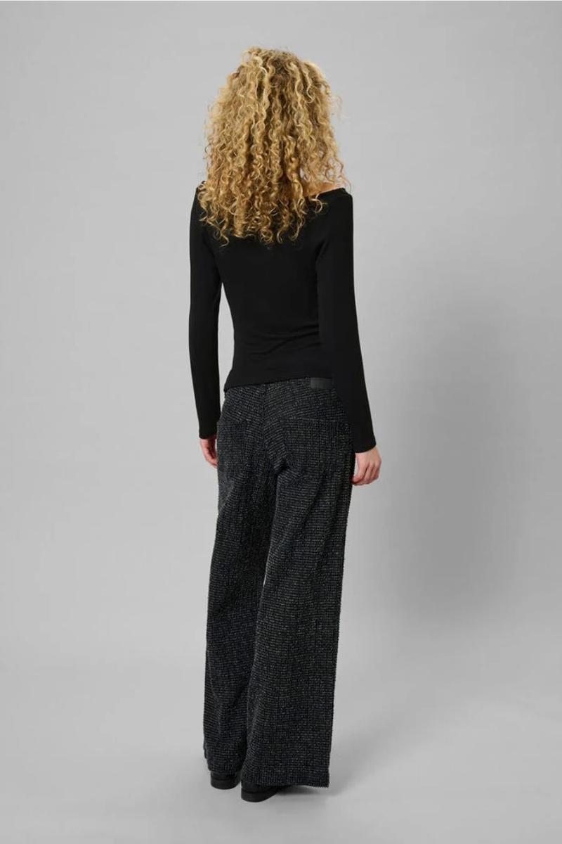 Naisten musta v-kaula-aukkoinen pitkähihainen