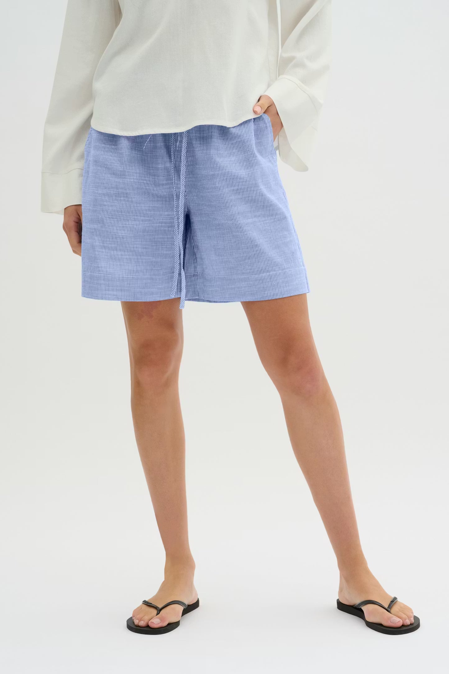 My Essential Wardrobe SkyeMW shorts - silver lake blue striped