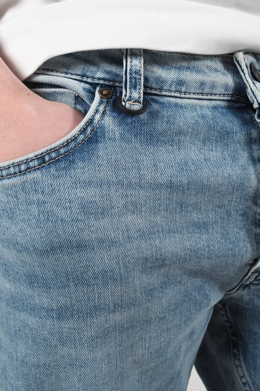 NEUW Lou Straight farkut - fazer