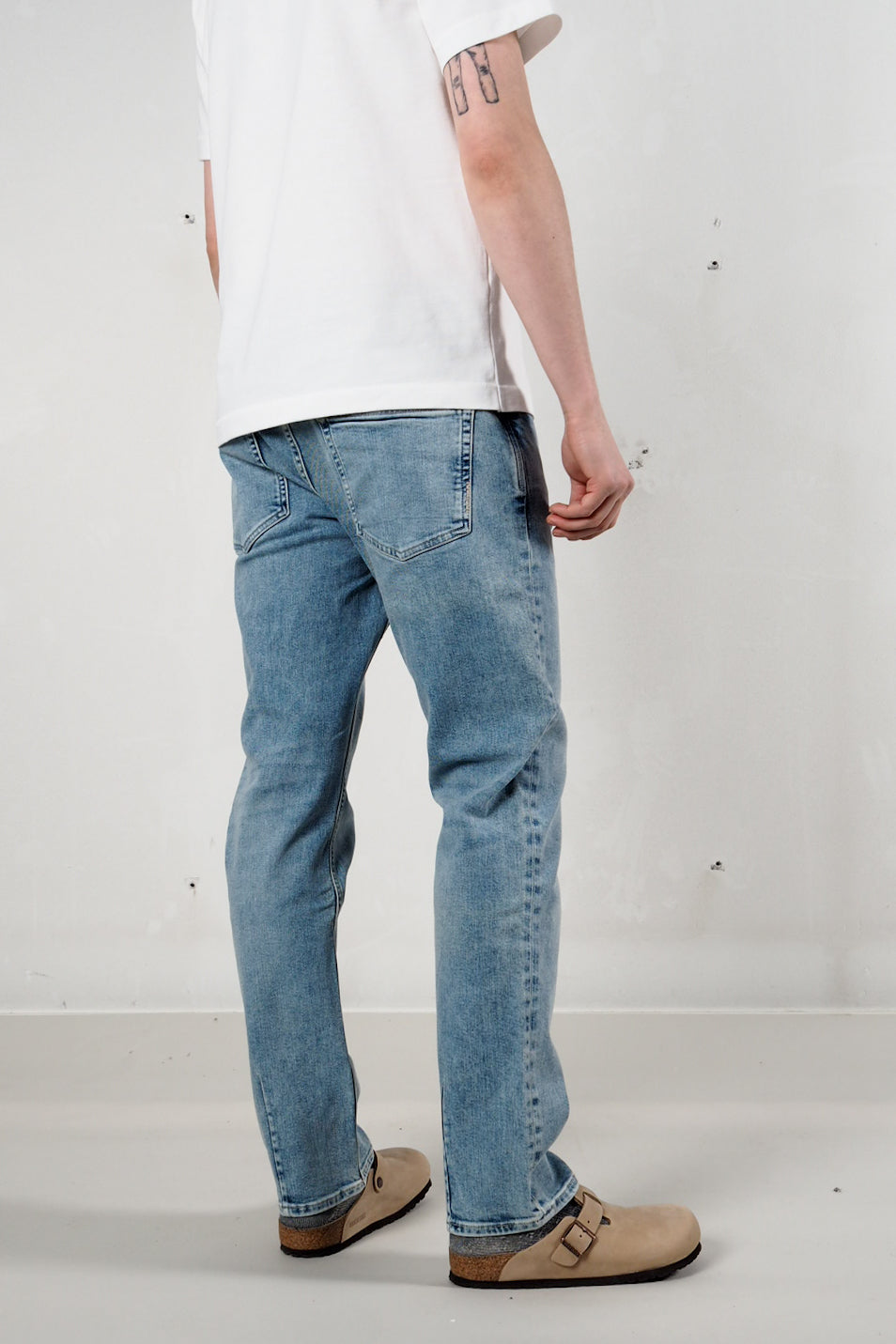 NEUW Lou Straight farkut - fazer