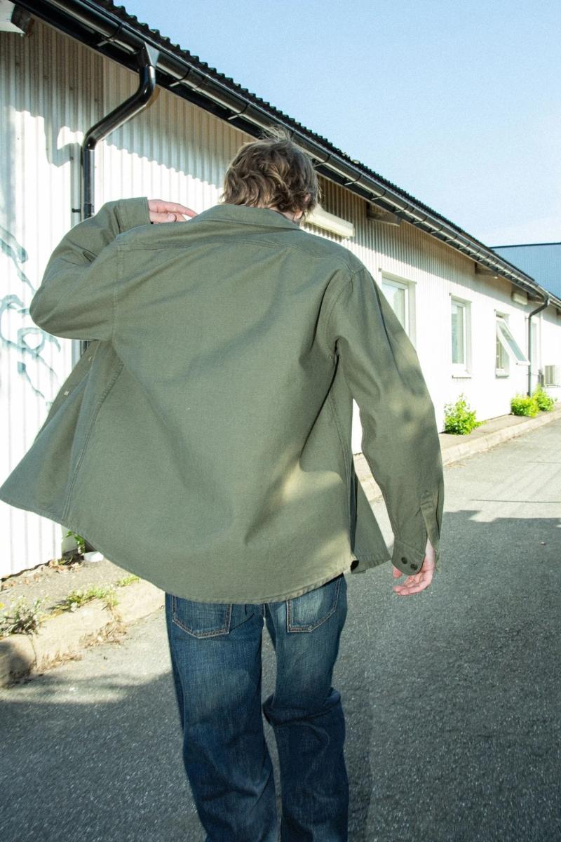 Miesten Nudie Jeansin vihreä kauluspaita