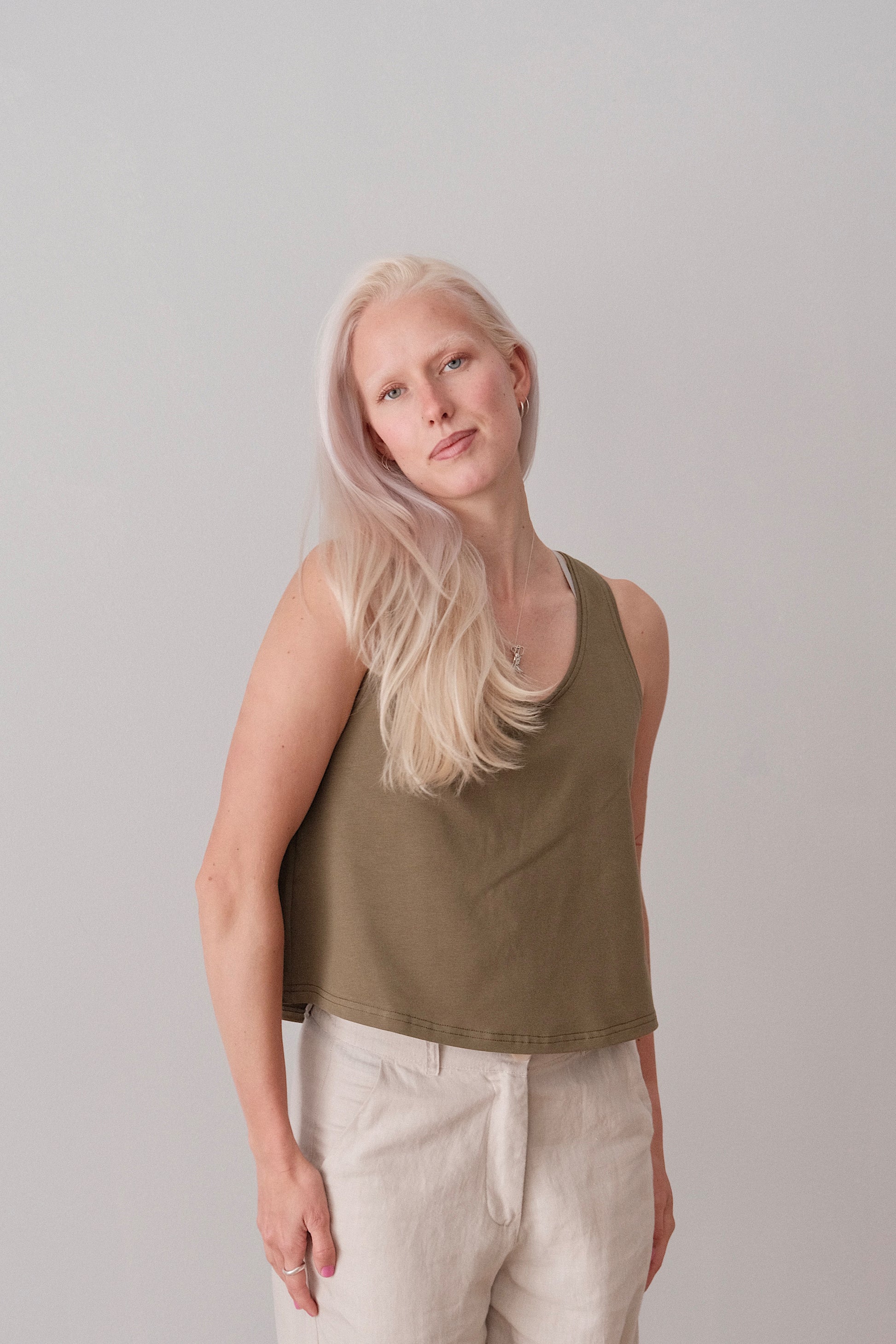 vihreä crop top