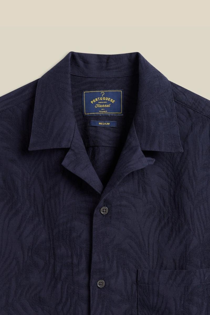 Miesten tummansininen lyhythihainen