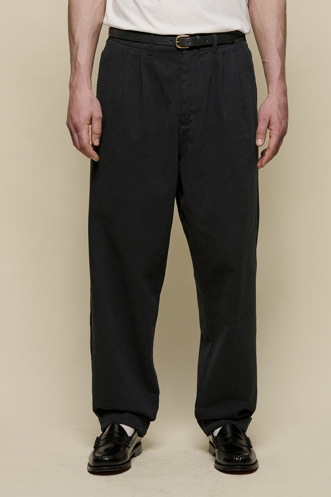 Merz b. Schwanen RIDER01T Pleated Twill Pants - deep black