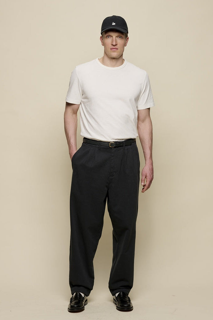Merz b. Schwanen RIDER01T Pleated Twill Pants - deep black