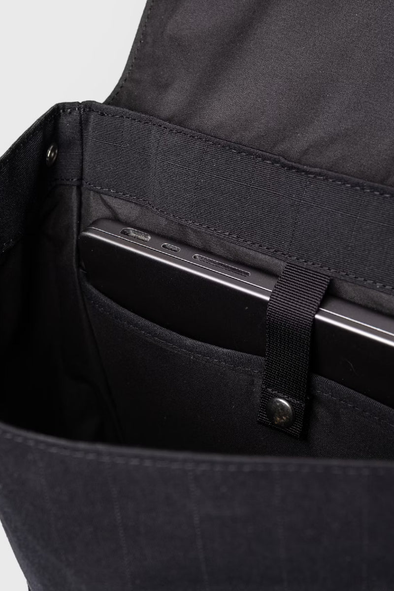 Sandqvist Everyday Lid backpack M - black with black leather