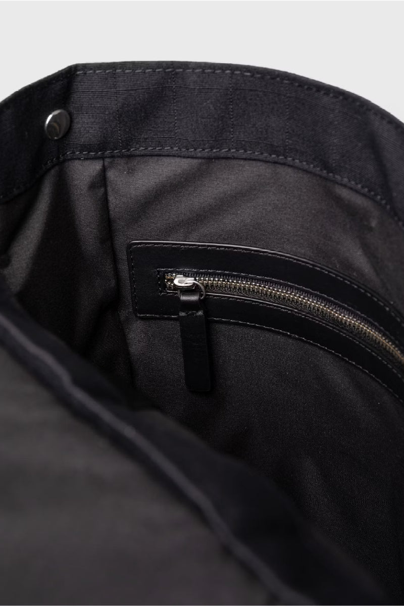 Sandqvist Everyday Lid backpack M - black with black leather