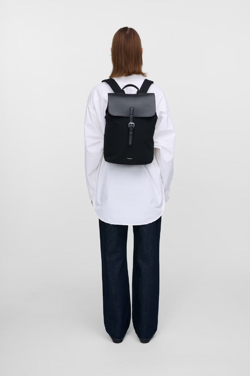 Sandqvist Everyday Lid backpack M - black with black leather